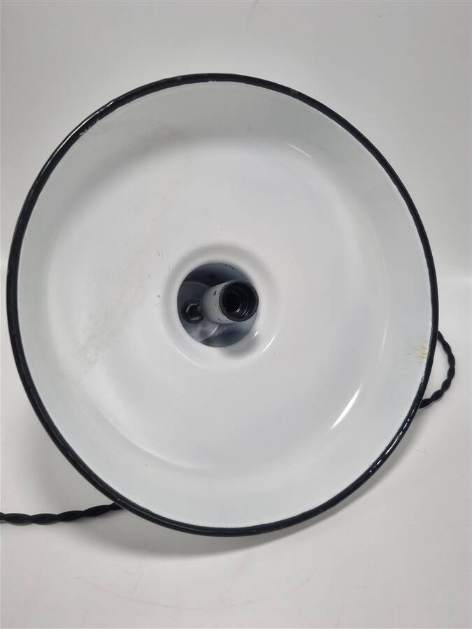 White enamelled sheet metal suspension