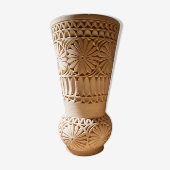 Vase ethnique en céramique mate