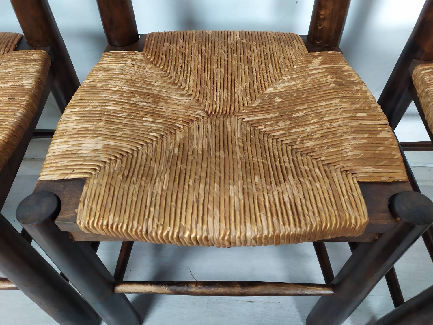 4 chaises brutaliste paille