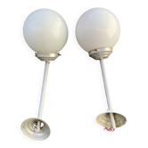 Paire de lustre opaline blanche vintage école