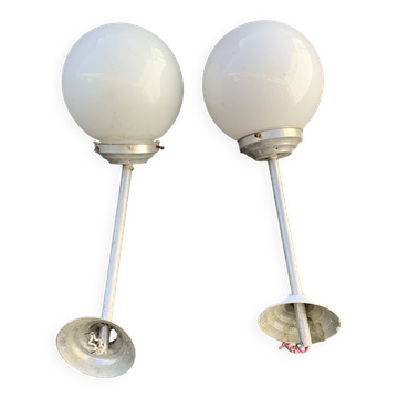 Paire de lustre opaline blanche vintage école