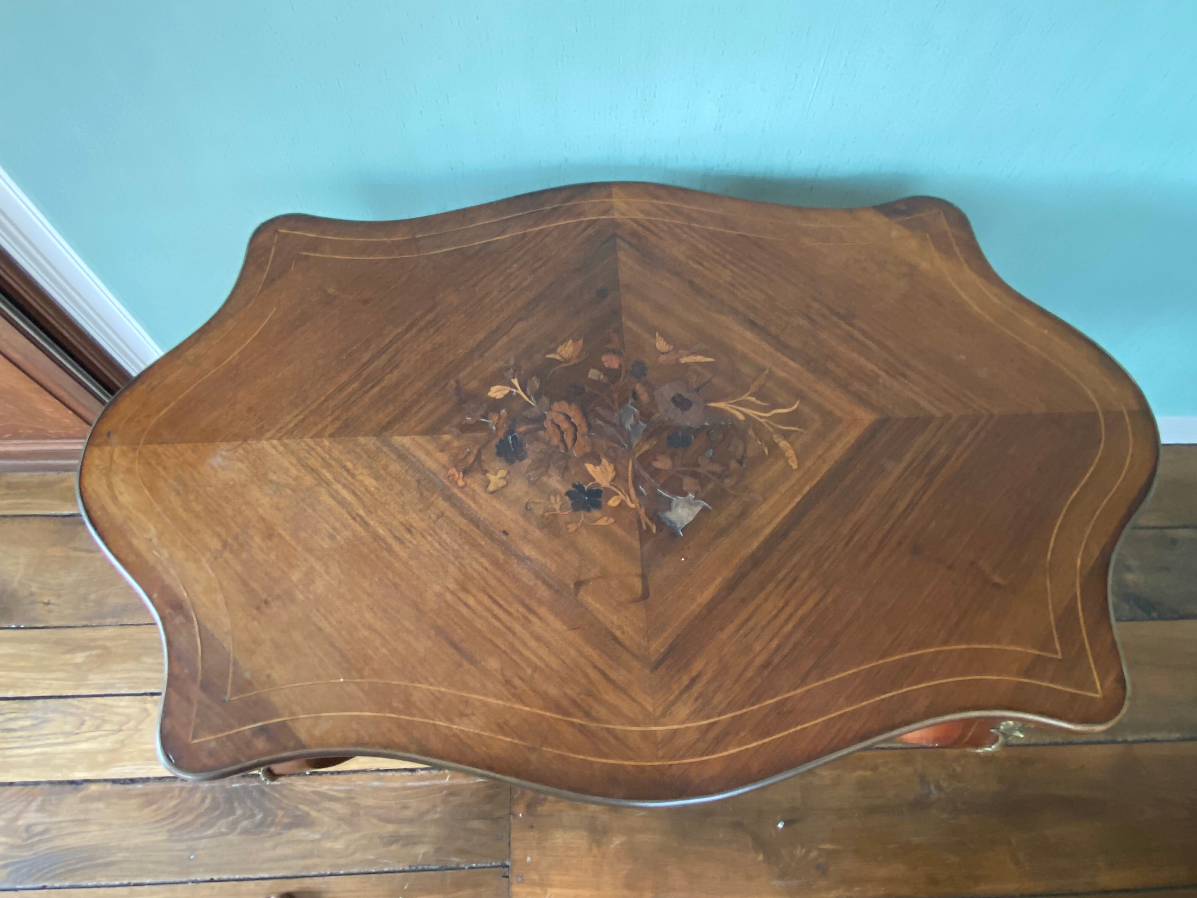 Inlaid Fiddle Table Napoleon III style