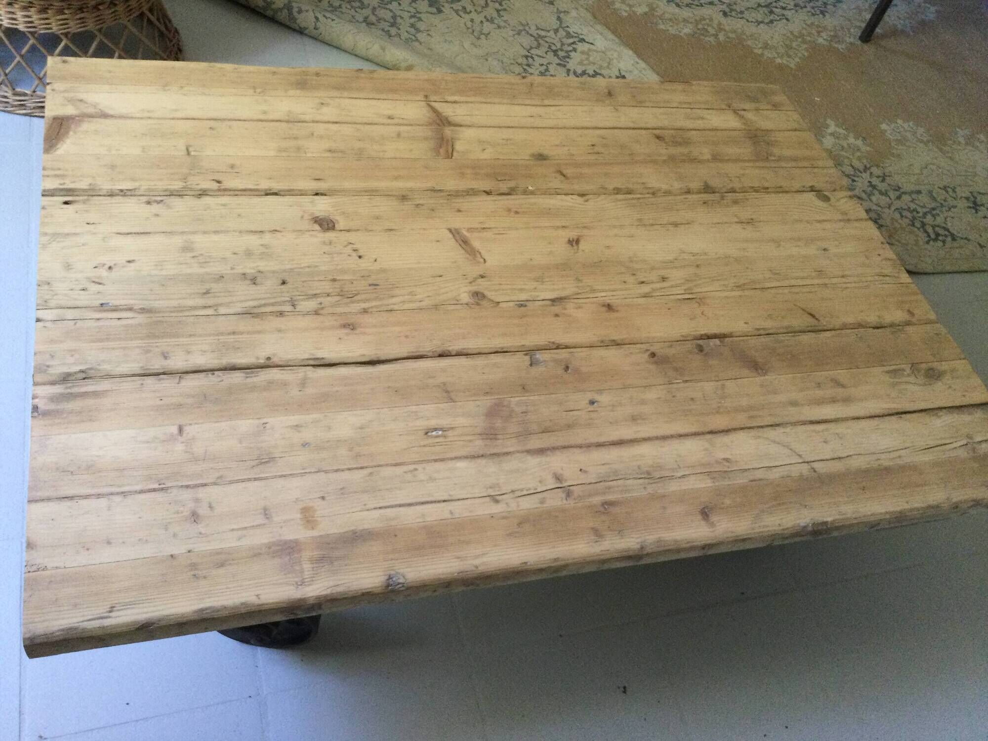 Coffee table on wheels