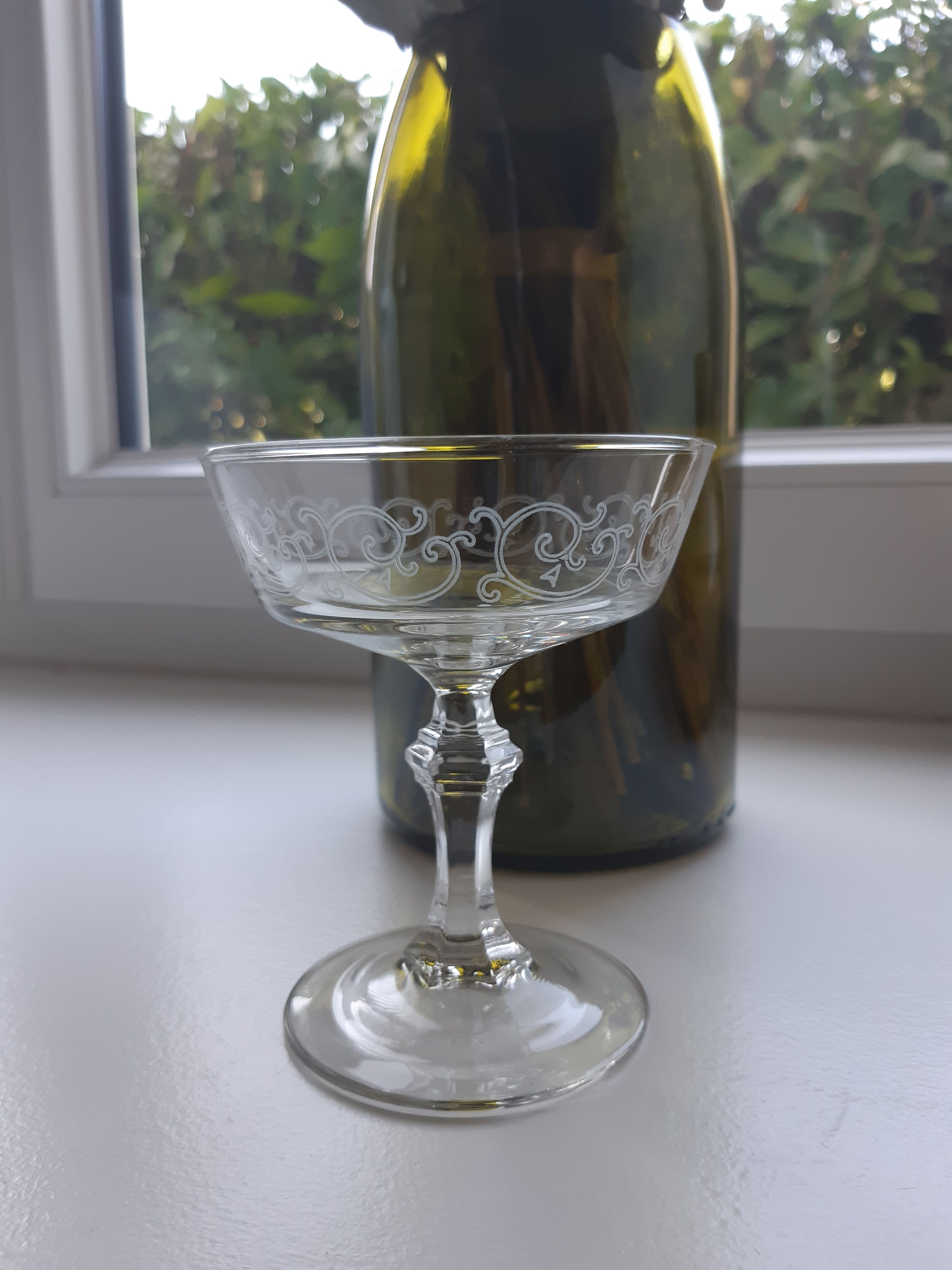 Set of 6 mismatched crystal champagne glasses 30s-40s