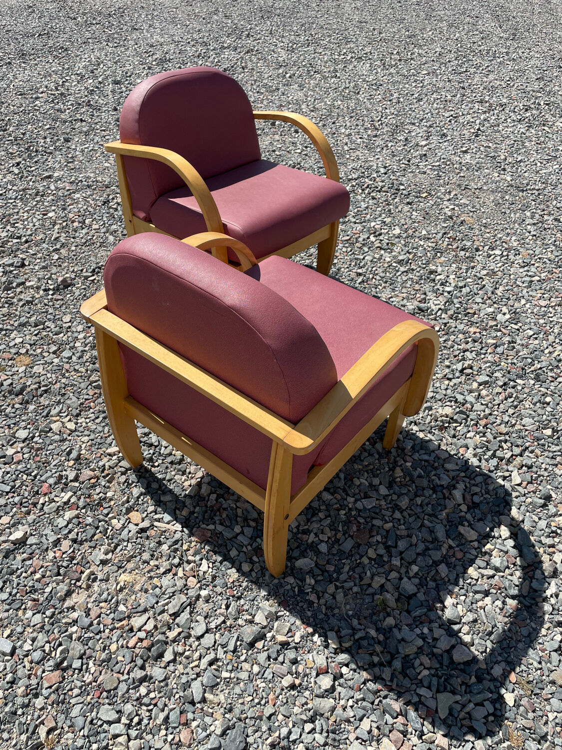 Paire de fauteuils style Baumann