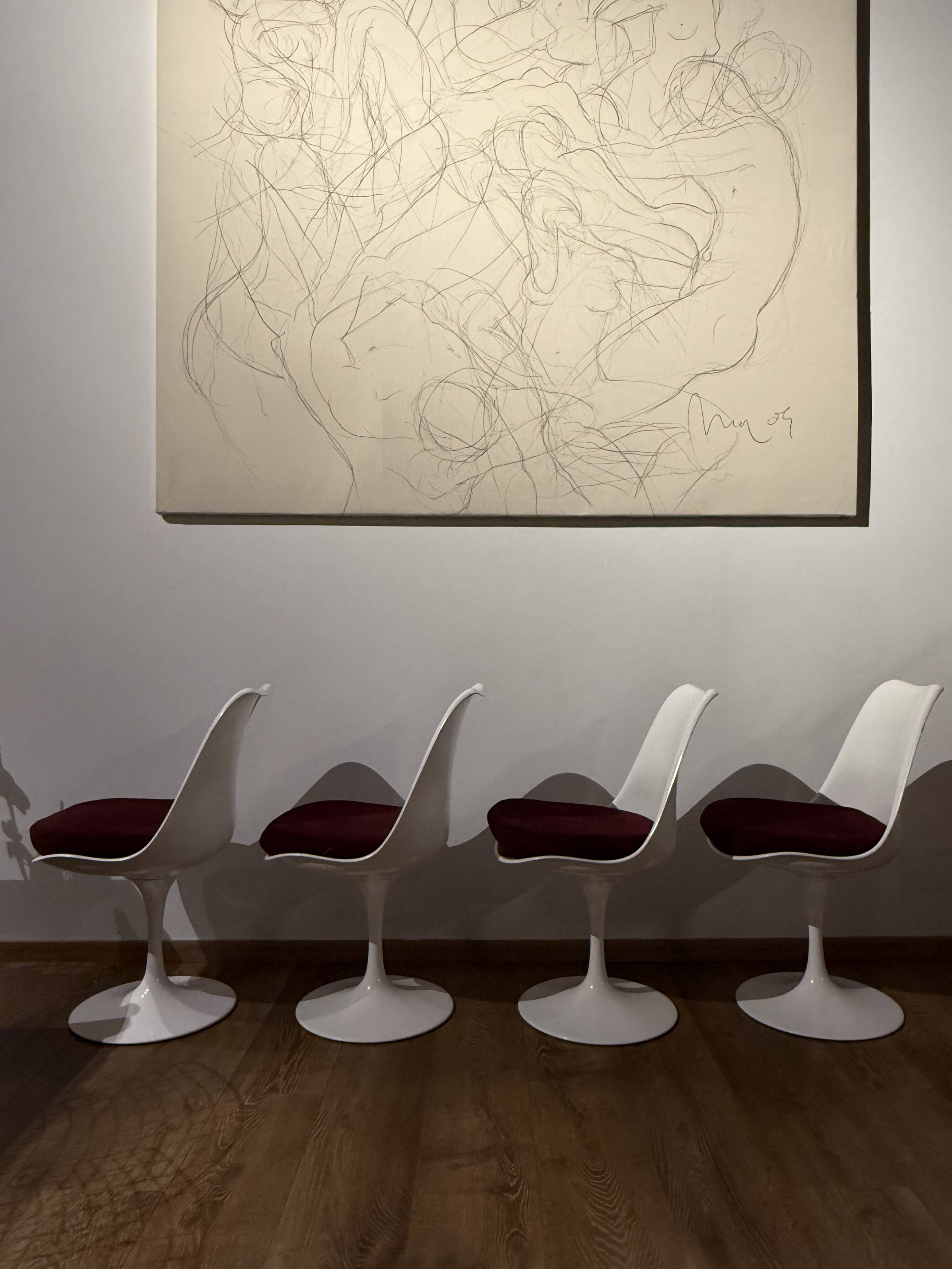 Set of 4 Knoll tulip chairs