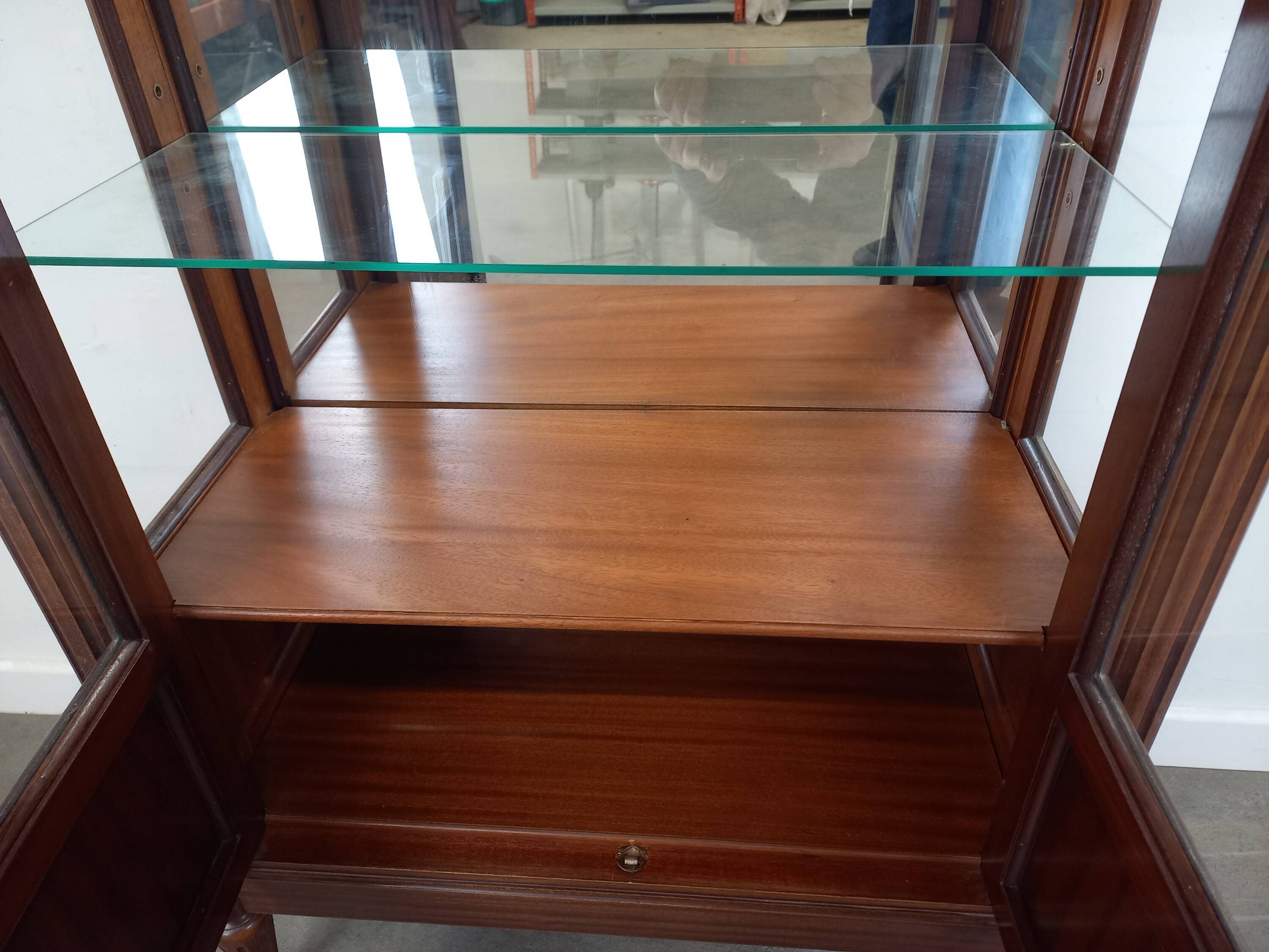 Vitrine de style Louis XVI