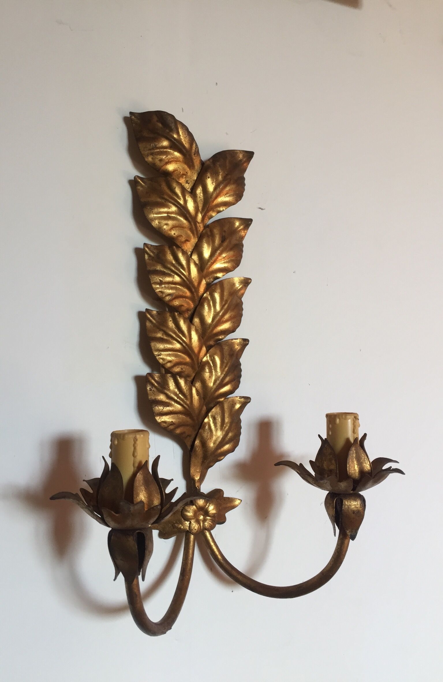 Wall lamp golden leaves
