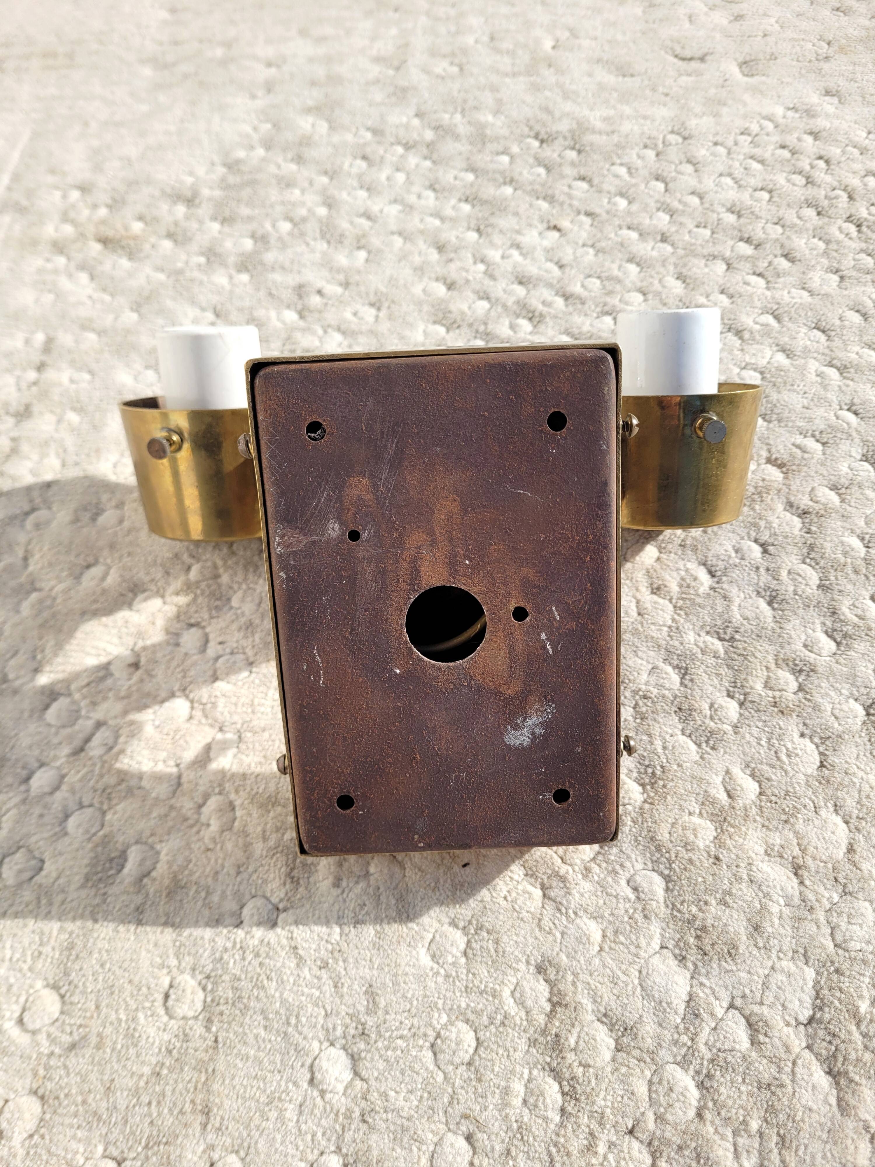 Antique brass wall lamp