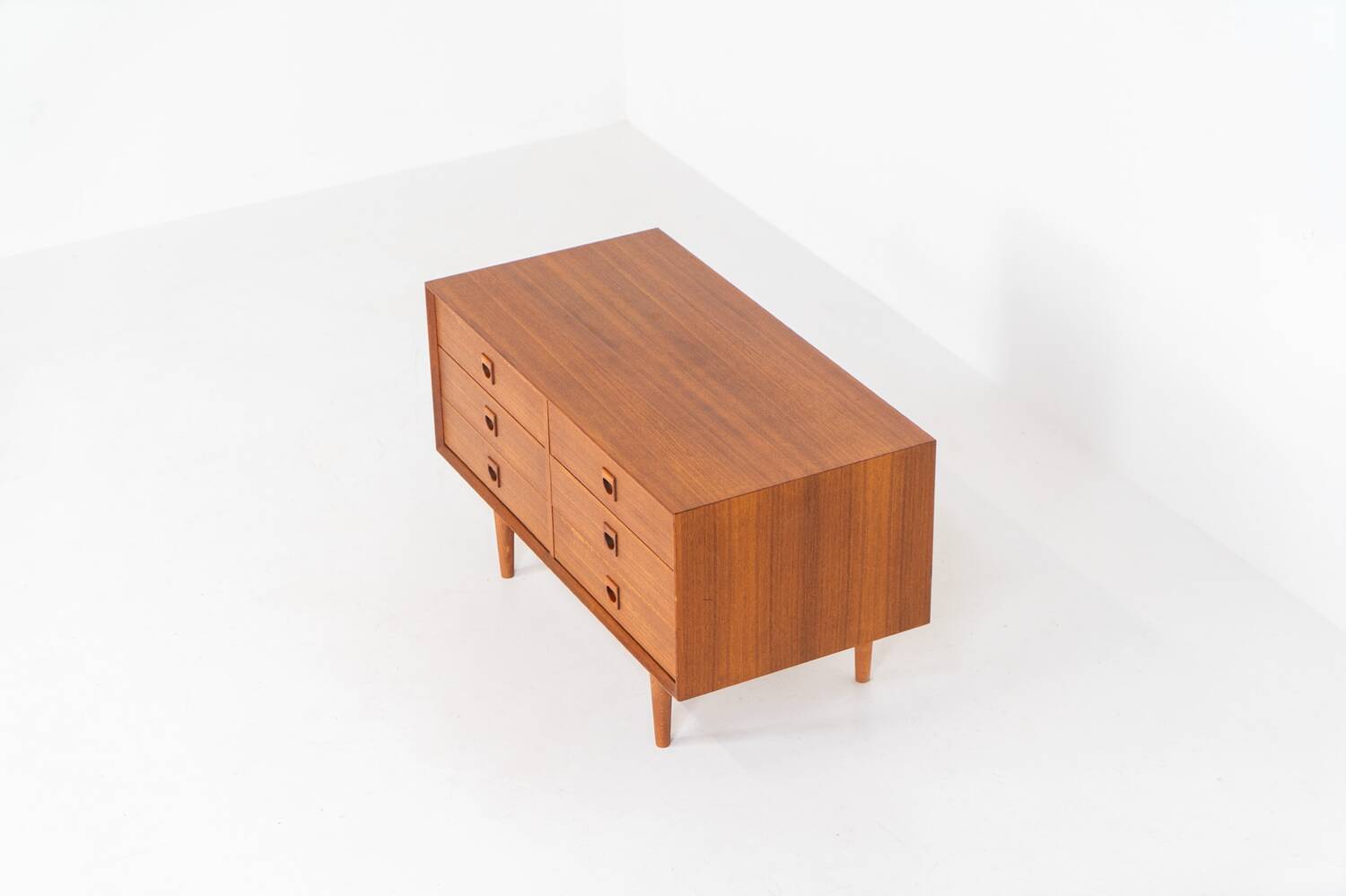 Commode basse par Erik Brouer pour Brouer Møbelfabrik (Danemark, 1960)