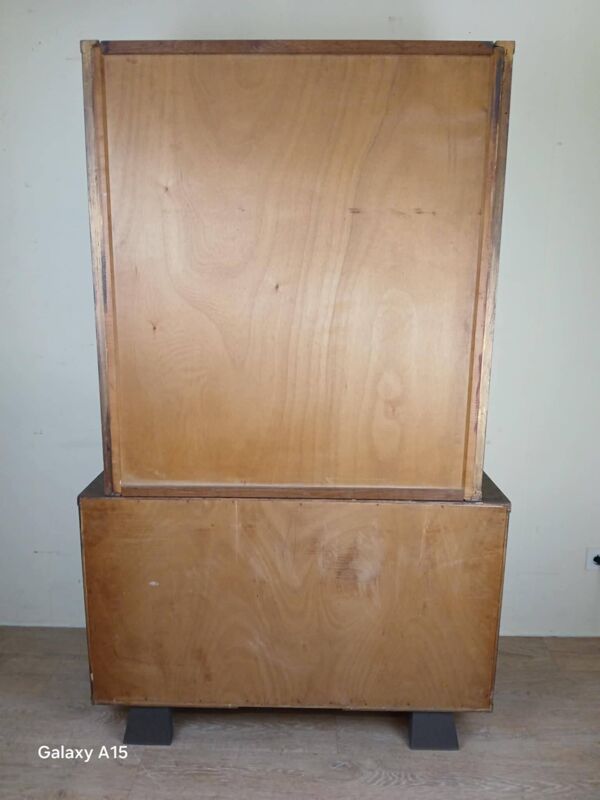 bibliothèque époque Art Déco en bois laqué en faux semblant de tôle a patine rouille vers 1930-1940