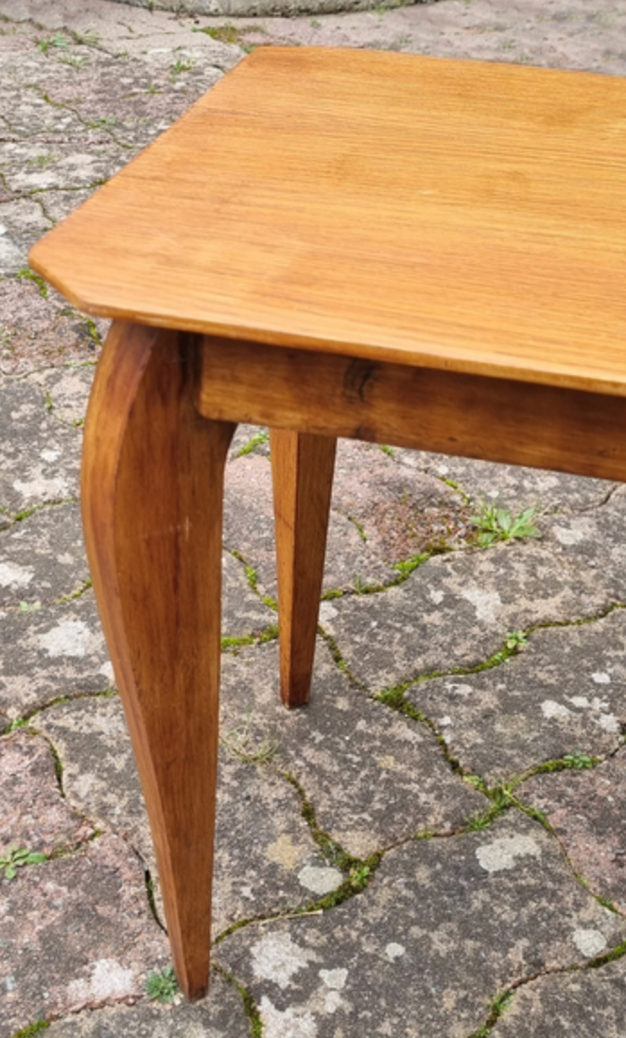 Bout de canapé petite table basse bois blond vintage, années 50
