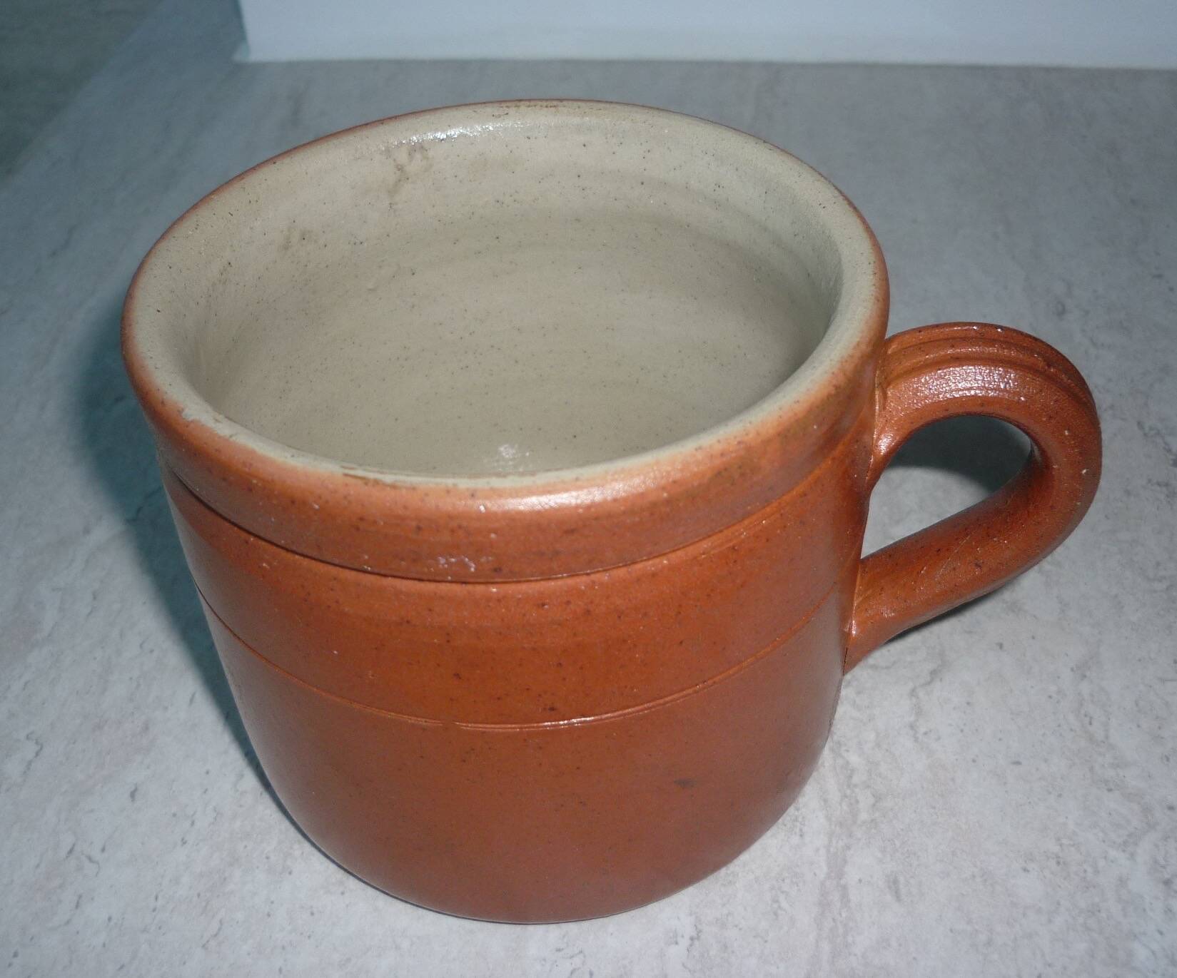 Bonny stoneware pot with handle
