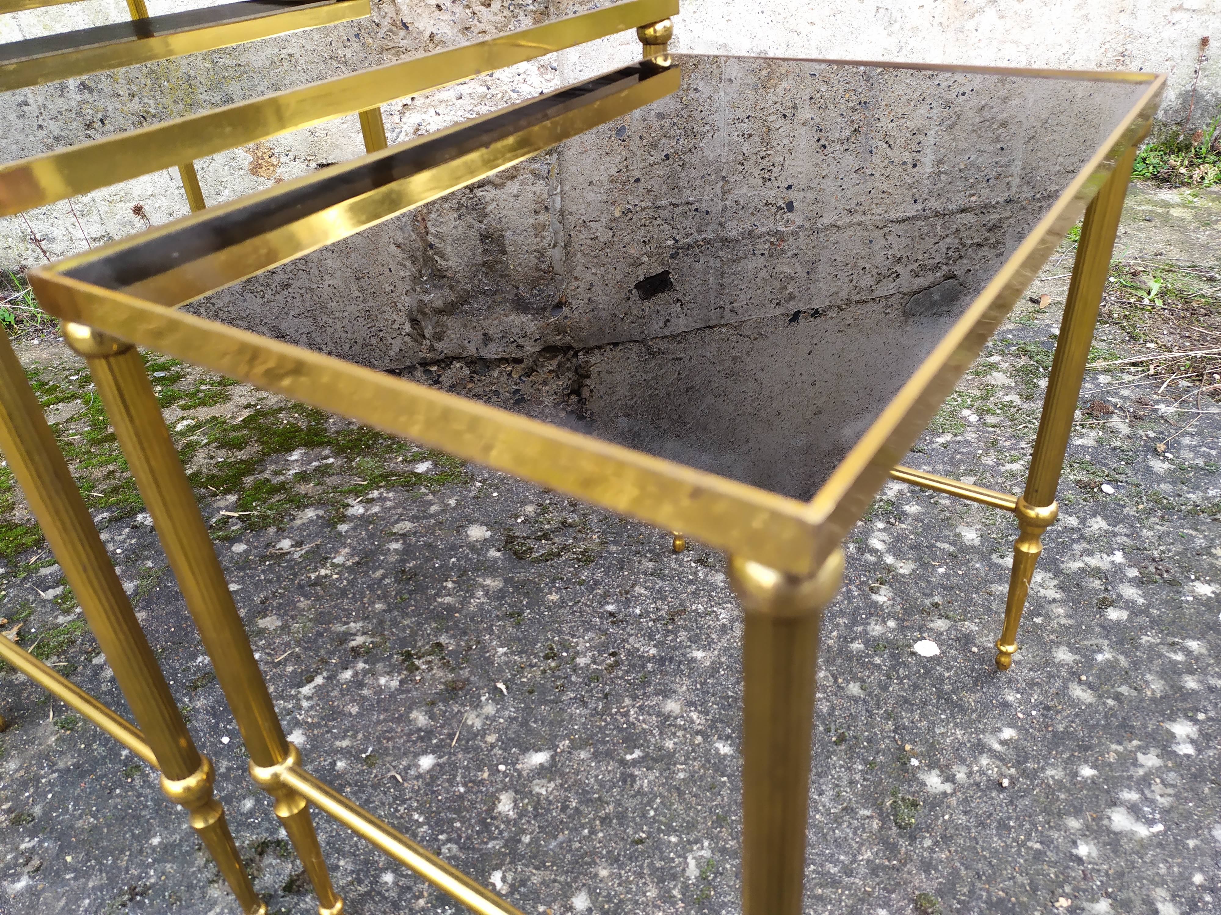 Tables gigognes laiton doré