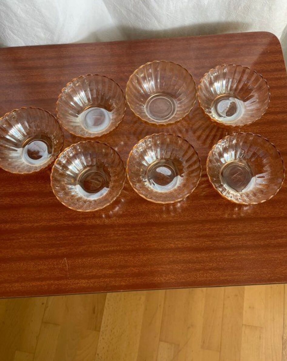 7 vintage cups, iridescent gondolo