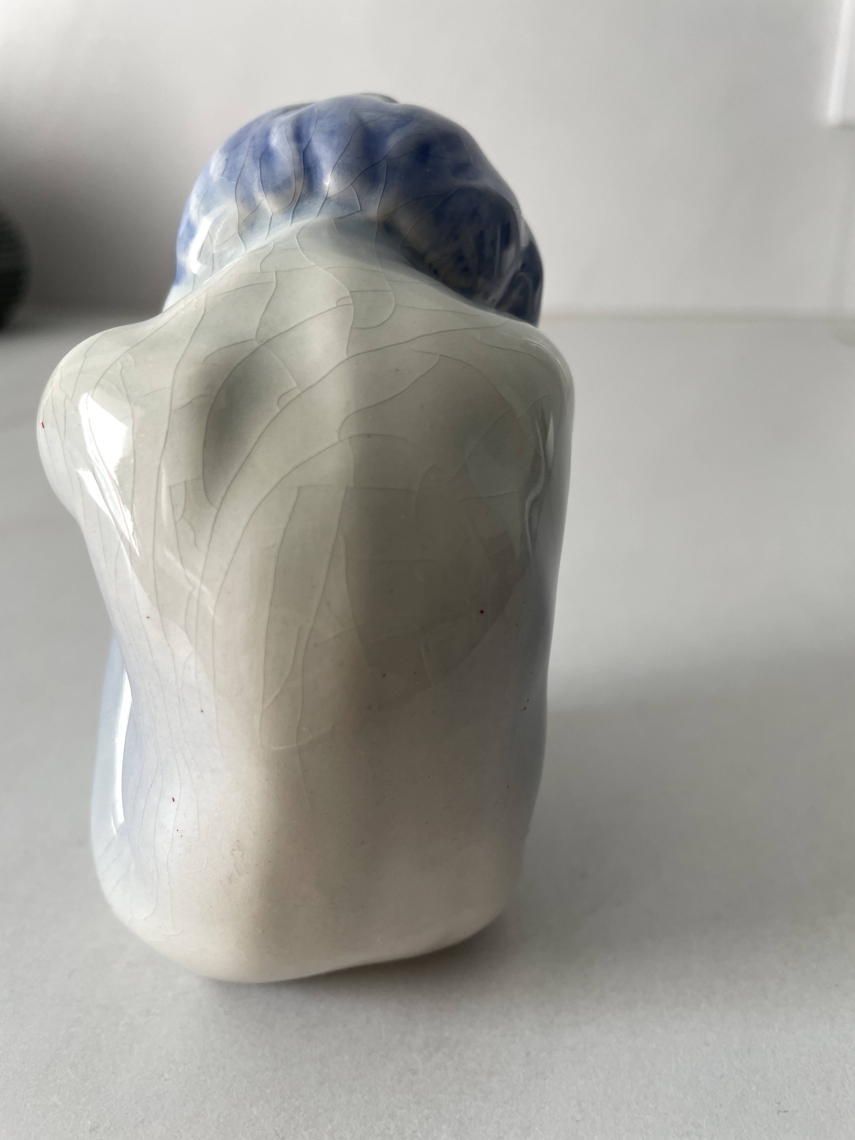 Rare statuette fillette delft signée et numérotée