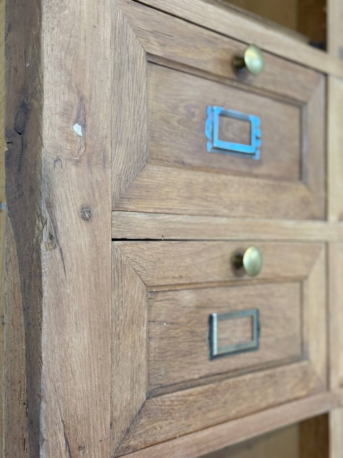 Notary cabinet with drawers