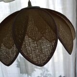 Suspension lotus flower pink gloved edges