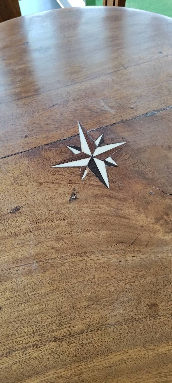 Marine pedestal table