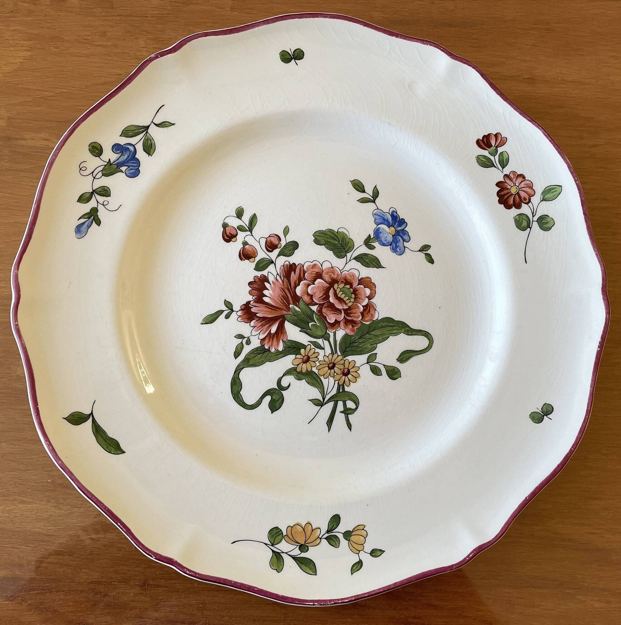 6 large flat antique plates in Saint-Amand earthenware (Nord)