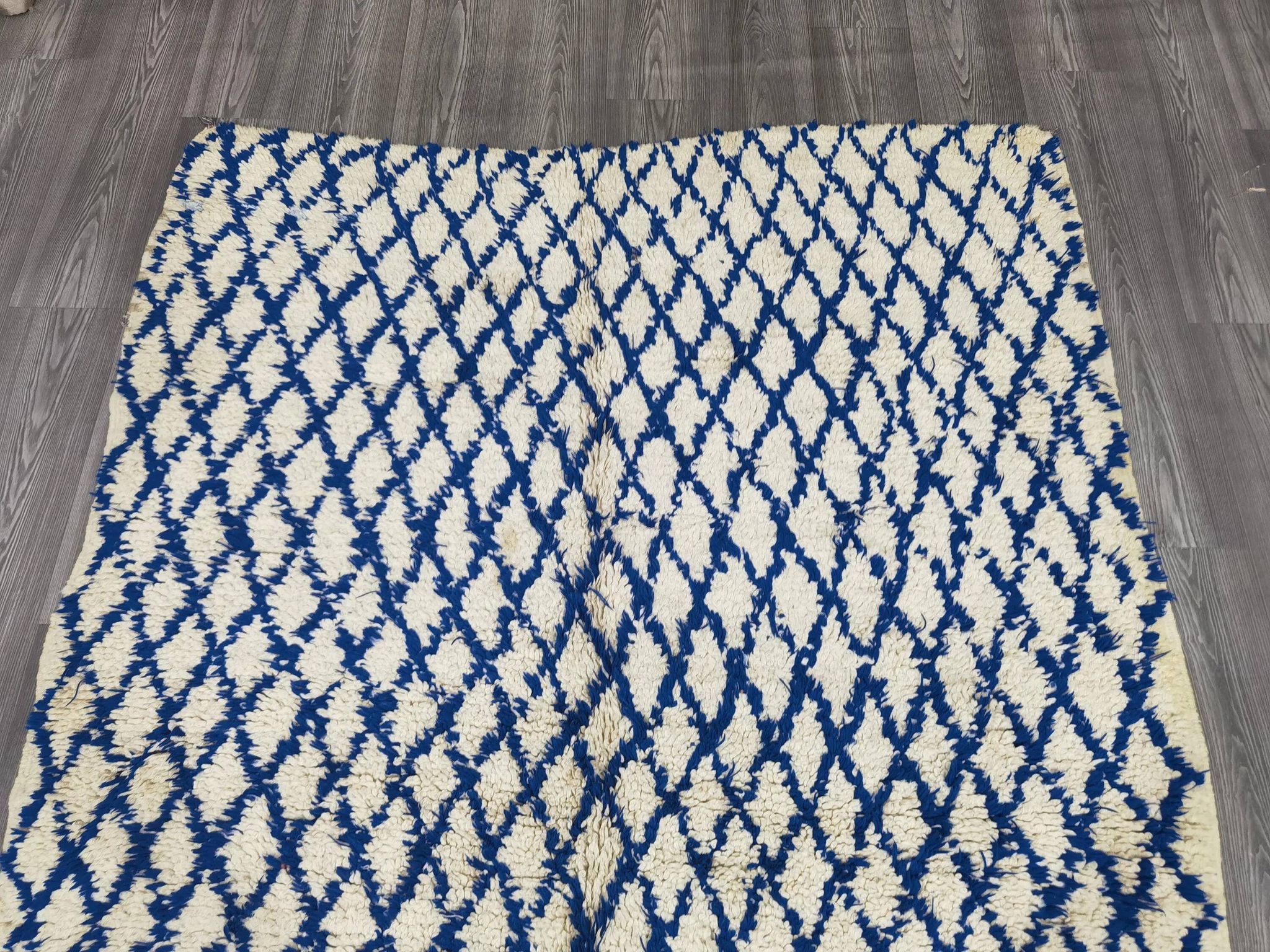 Moroccan rug in natural wool 3 x 2 m