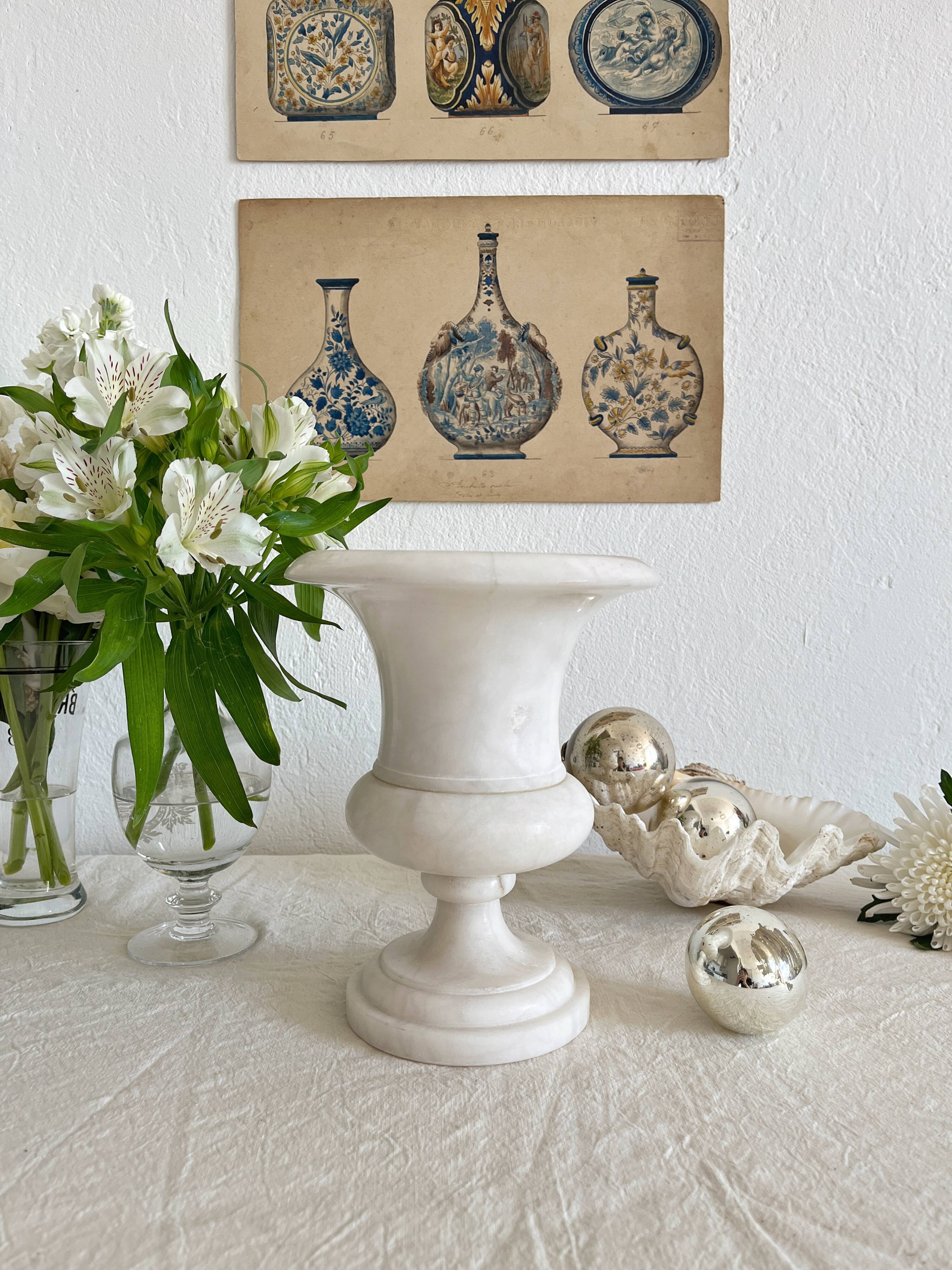 Vintage alabaster Medici vase table lamp