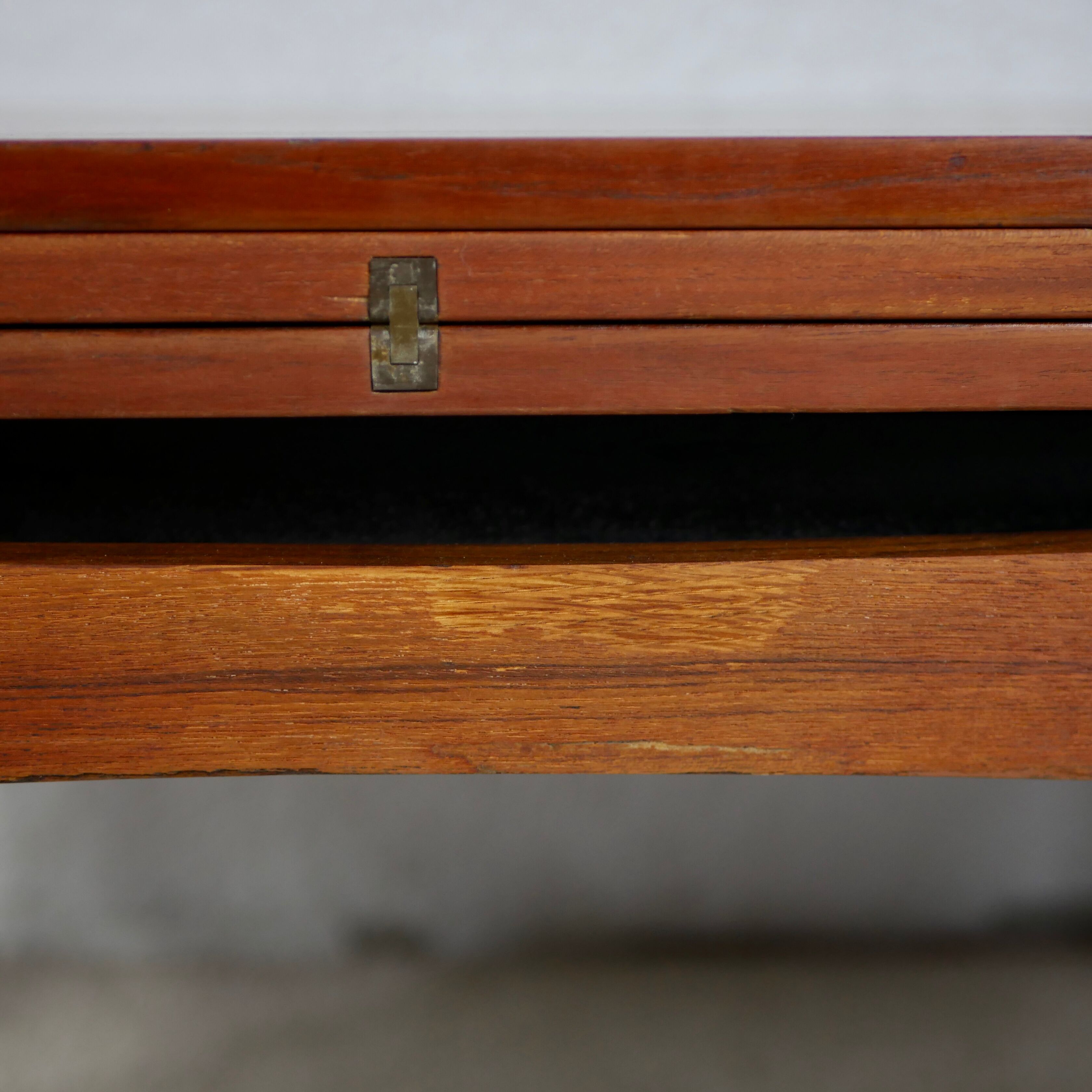 Teak system table