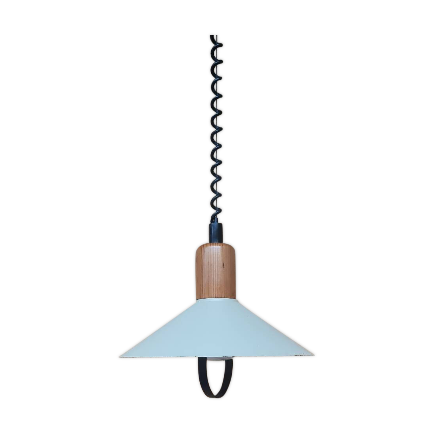 Suspension in beige enameled sheet metal