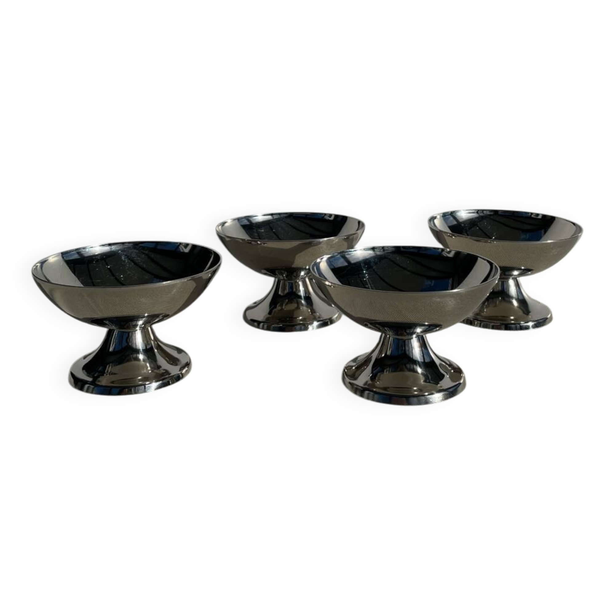 Set of 4 vintage metal ice cream glasses/cups on a stand.