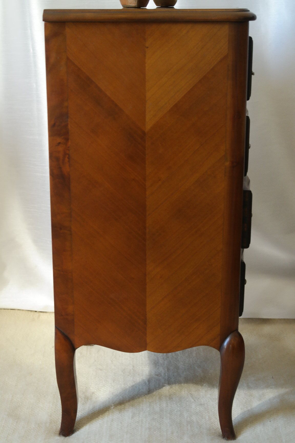 Chiffonnier style Louis XV cherry in marquetry