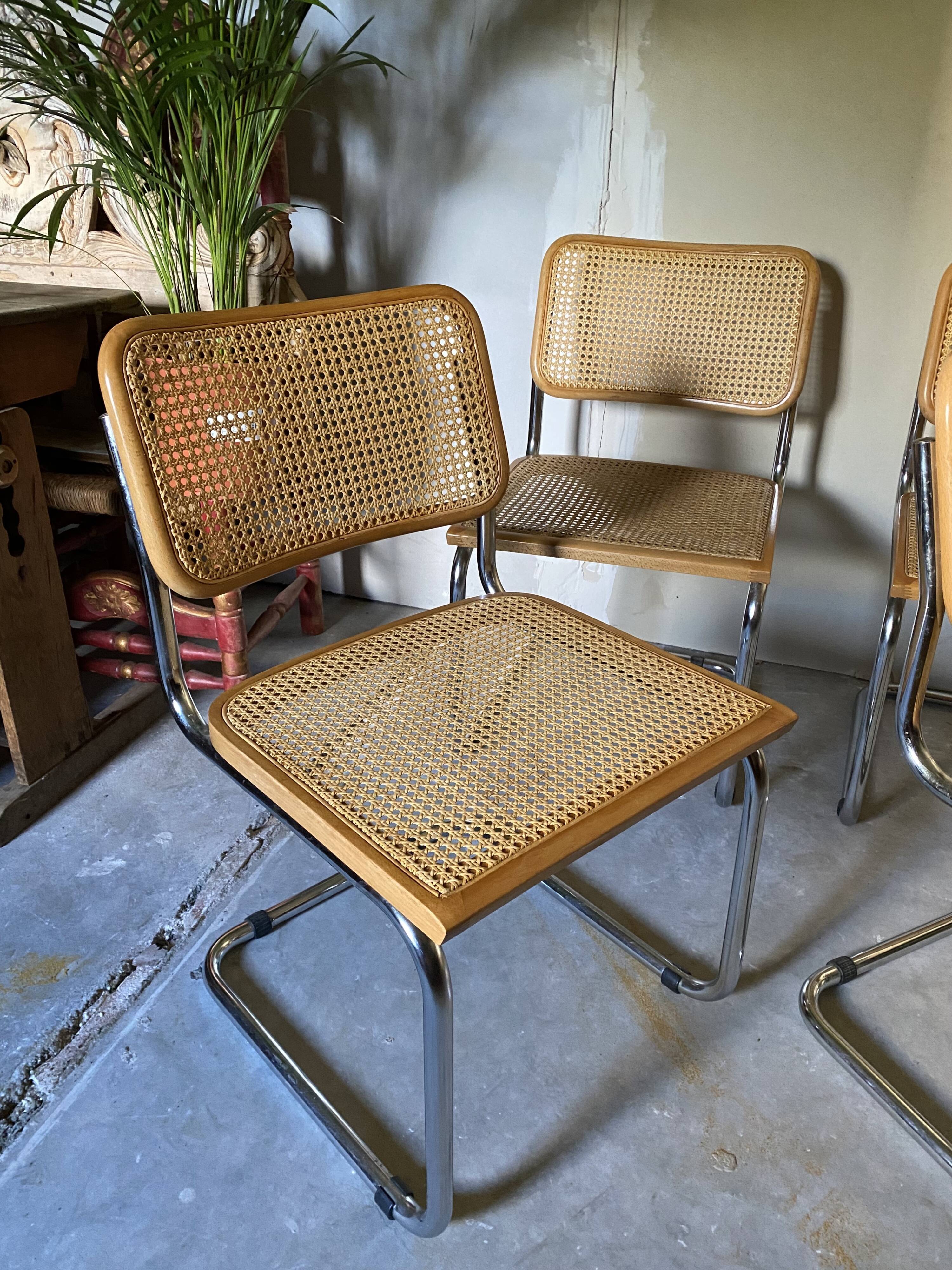 Série de quatre chaises B32 Marcel Breuer