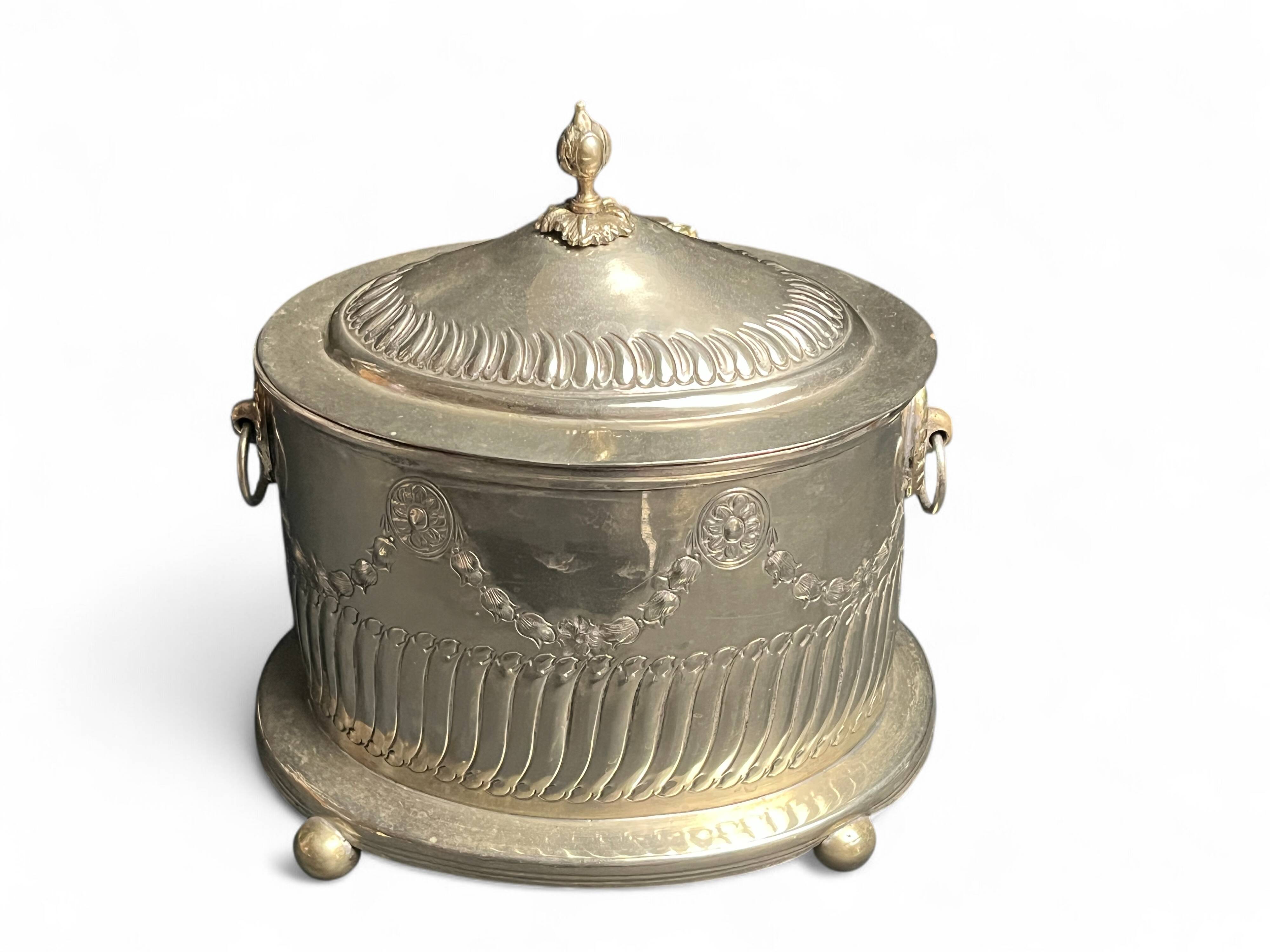 Crafts, Moroccan tea box, biscuits, silver-plated metal, 20th century