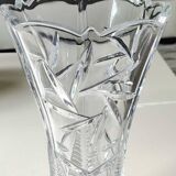 Vase in cut Bohemian crystal. Cross/Star/Foliage patterns. Boho-Chic style. High 24.5 cm