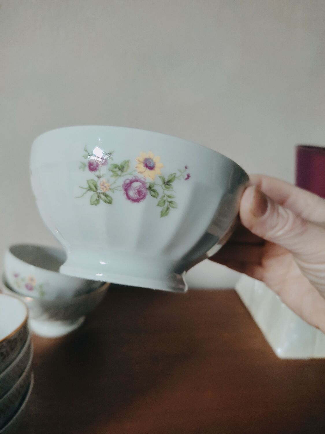 7 mismatched porcelain rib bowls