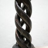 Paire de bougeoirs anciens en bois tourné