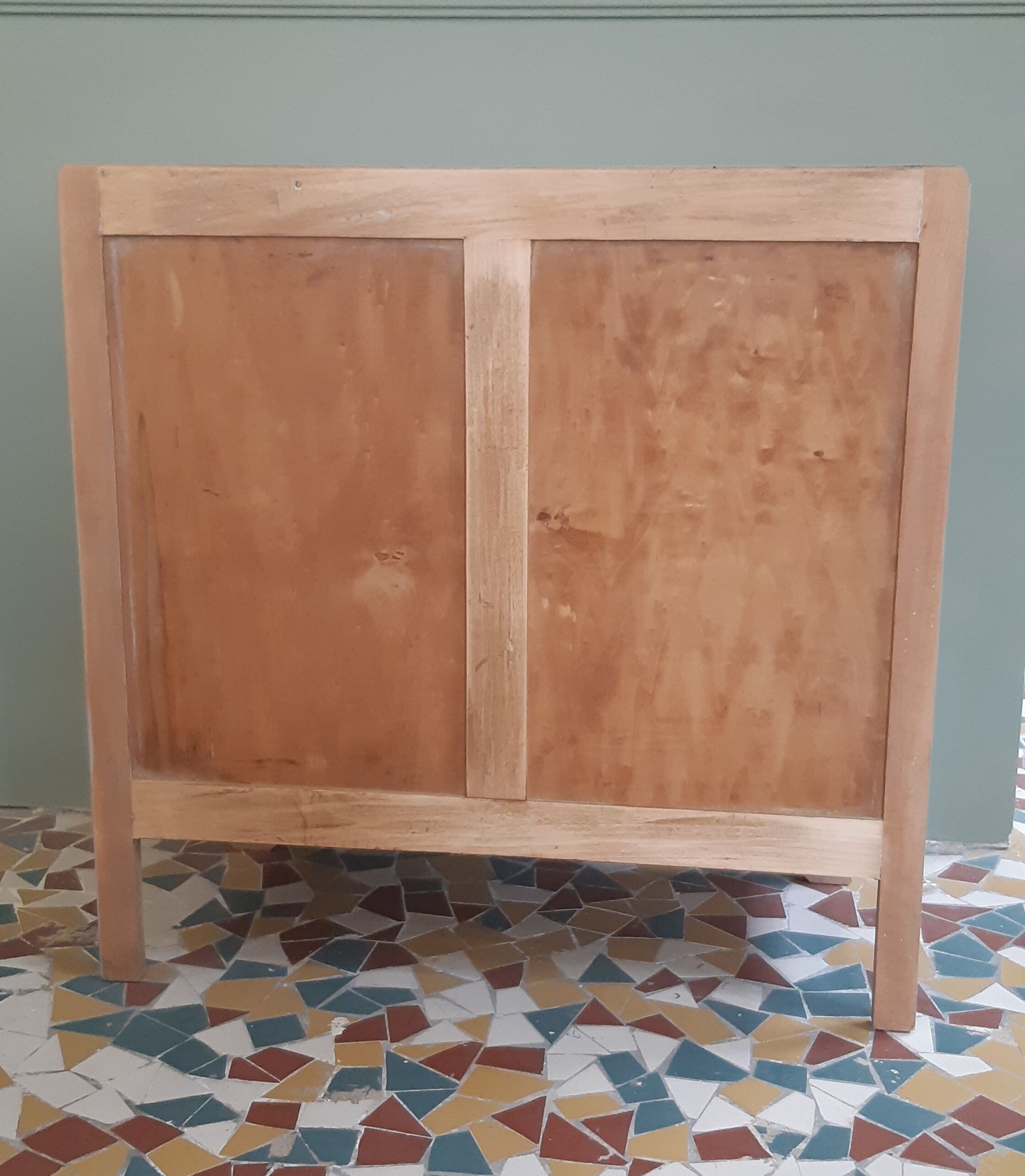 Vintage dresser revisited in grey and wood