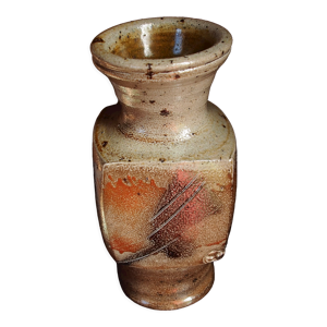Vase en grès signé