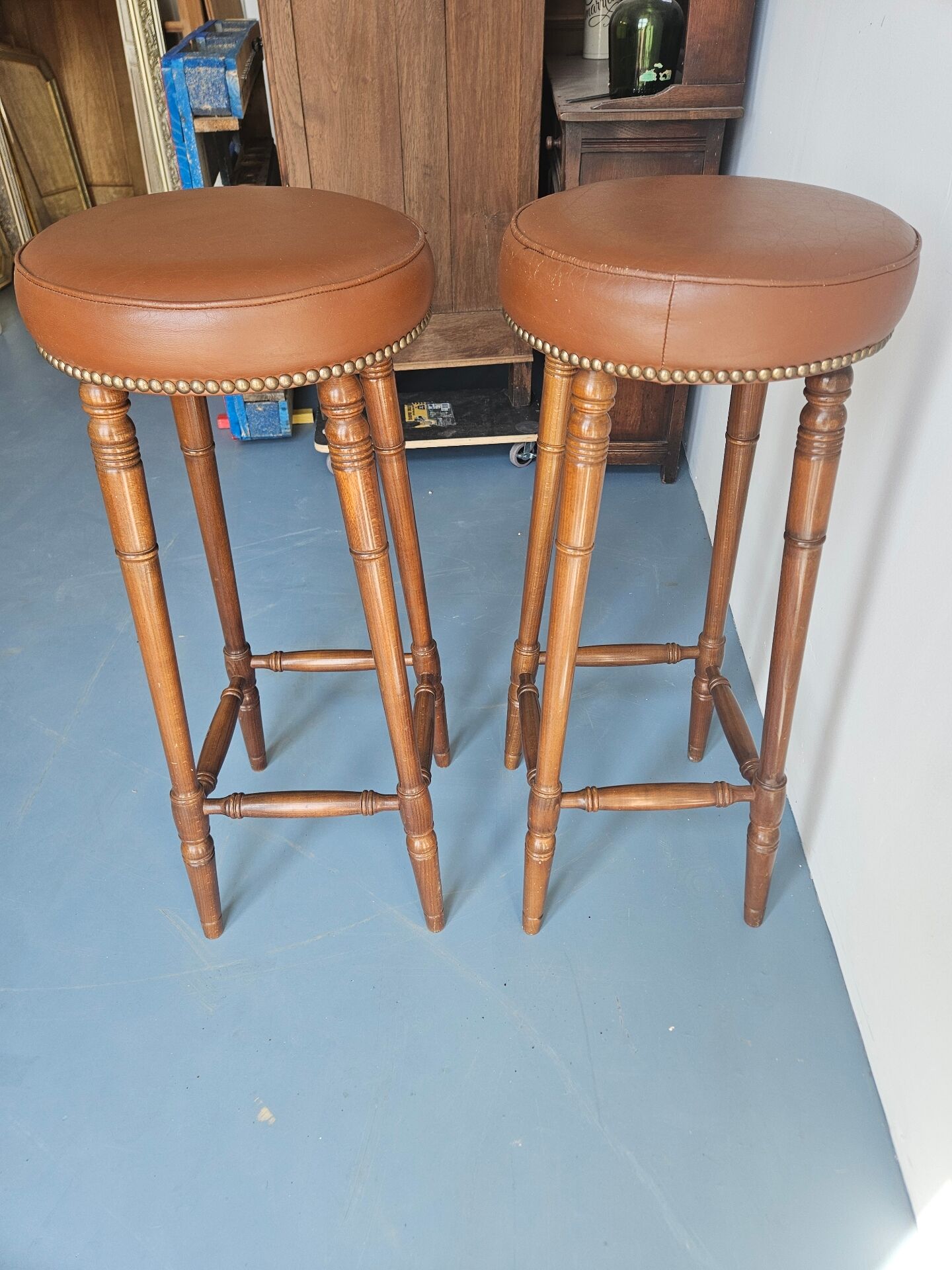 Bar stool