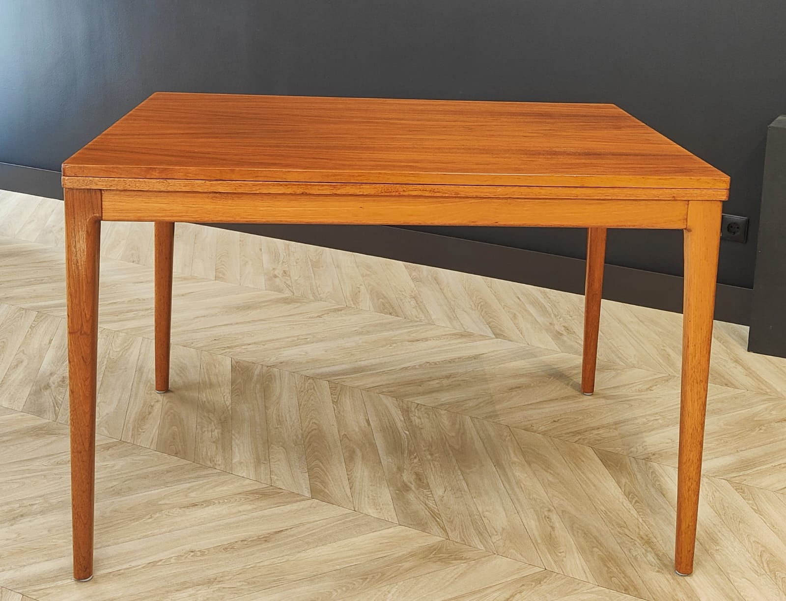 Mid Century extendable dining table | Vintage