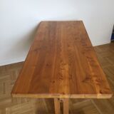 Table repas en orme massif de Charlotte Perriand pour "Les Arcs"