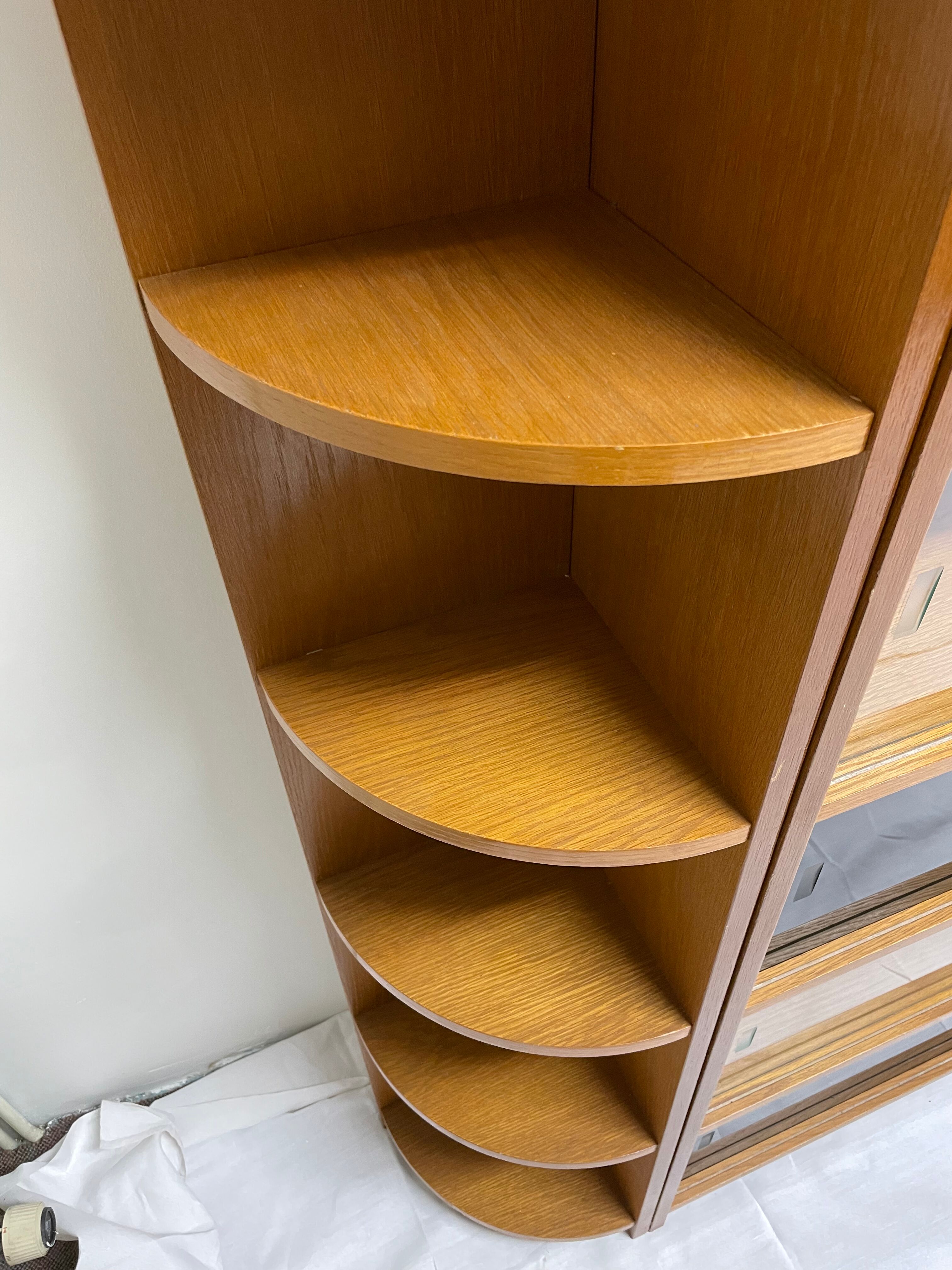 Bookcase shelf