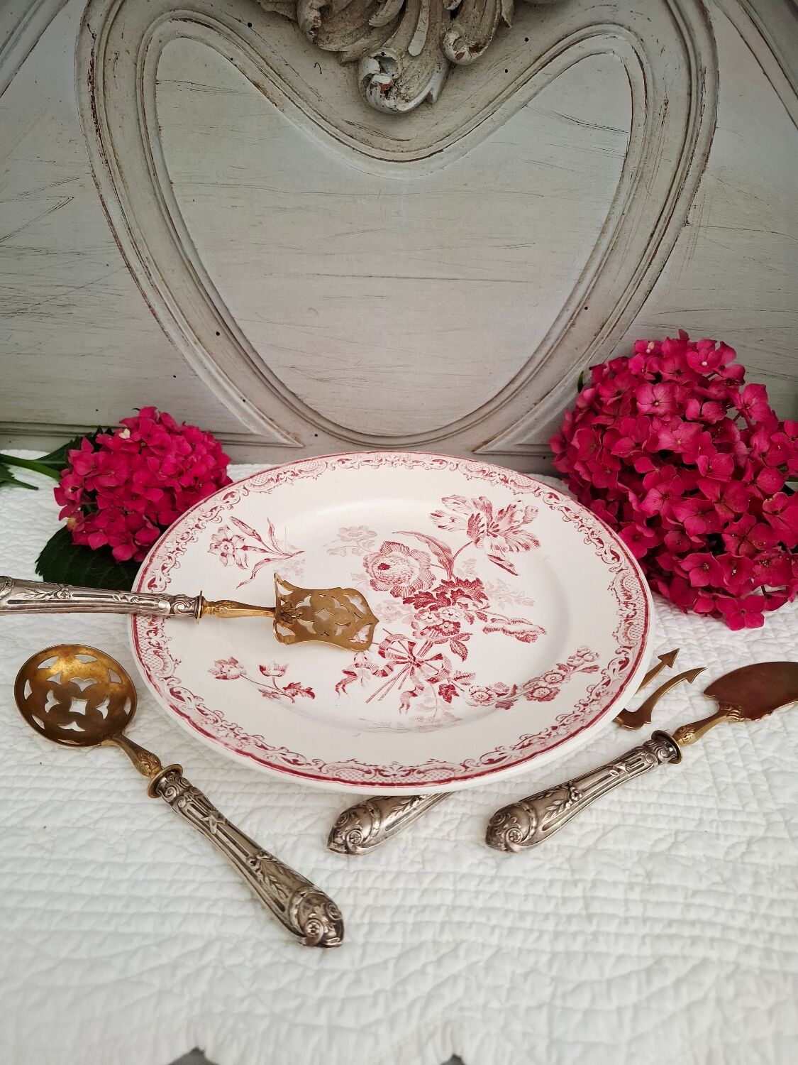 Antique mounted plate in ironstone earthenware.