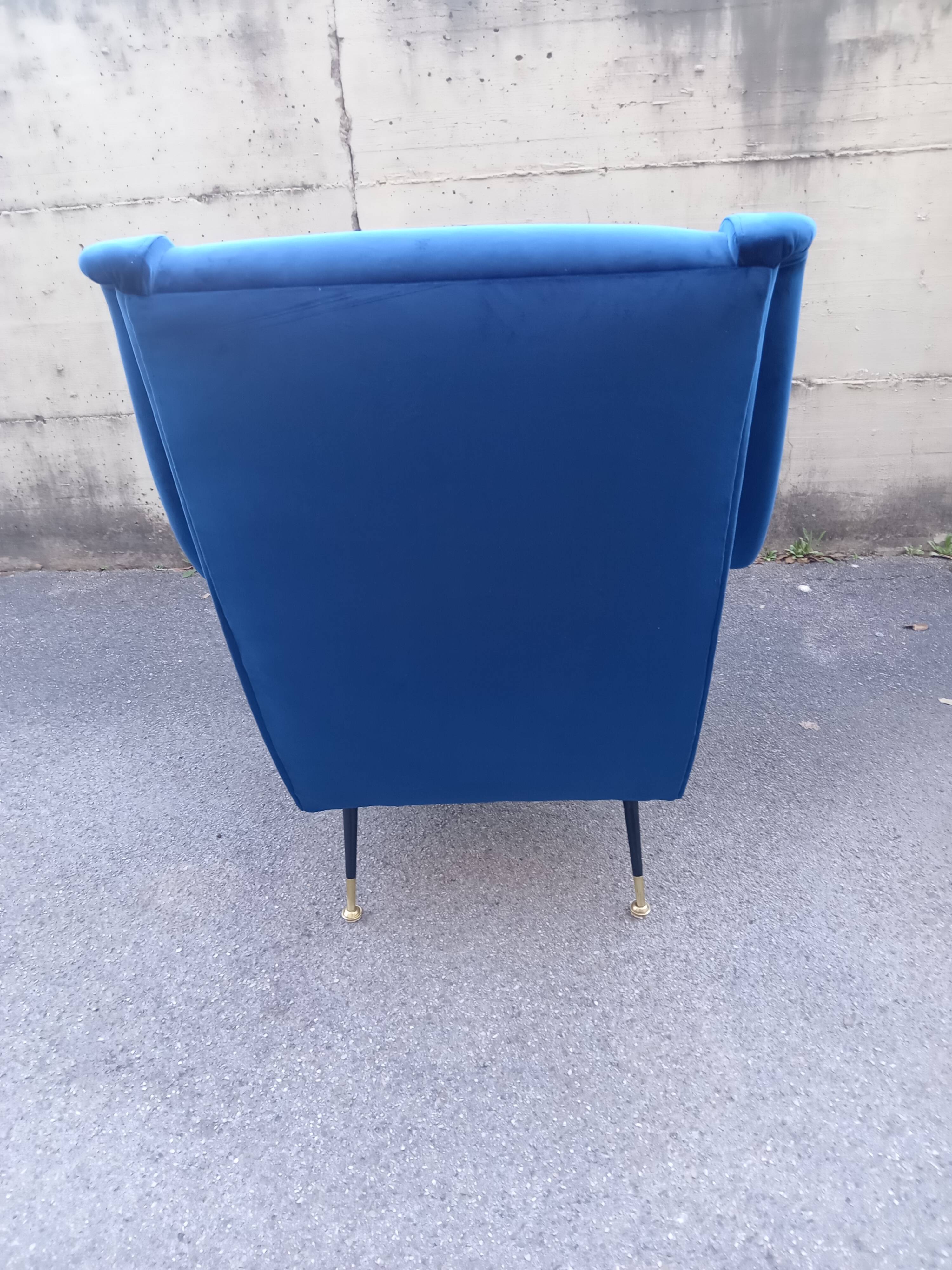Fauteuil en velours bleu, années 1950