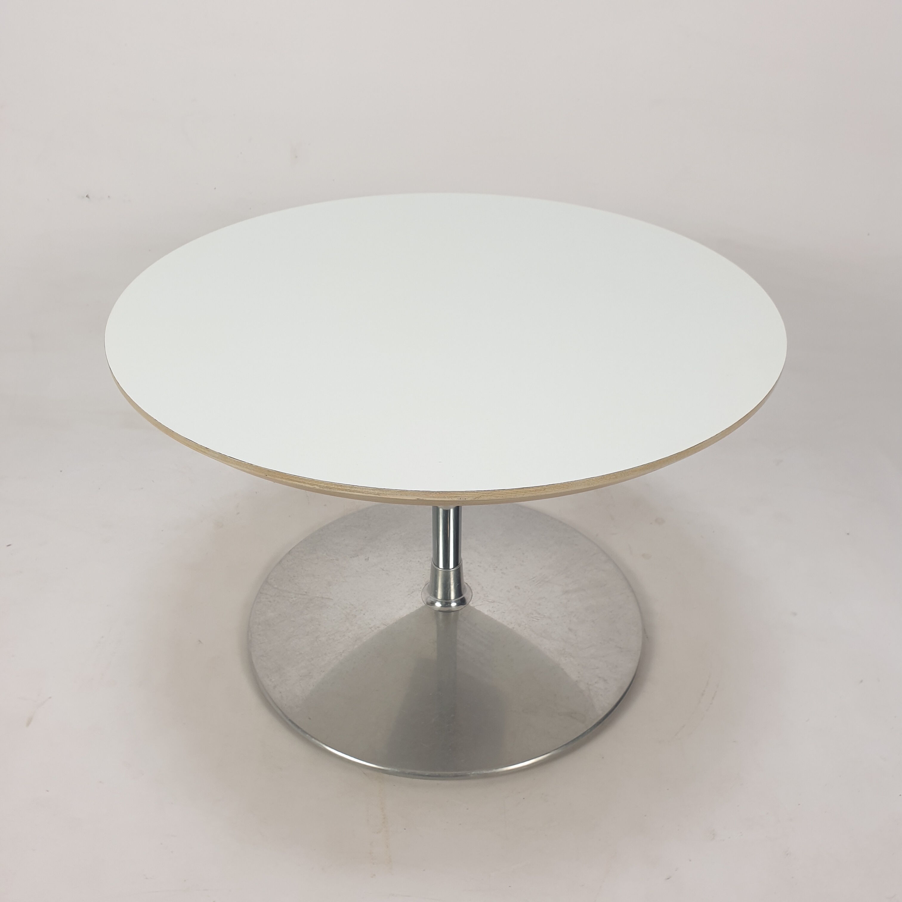 “Circle” coffee table by Pierre Paulin for Artifort