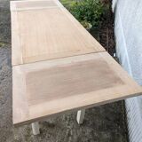 Extendable table, extendable table