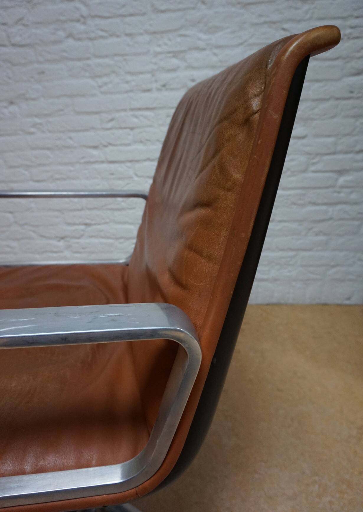 Program 2000 armchair in leather by Delta Design for Wilkhahn, 1960s.