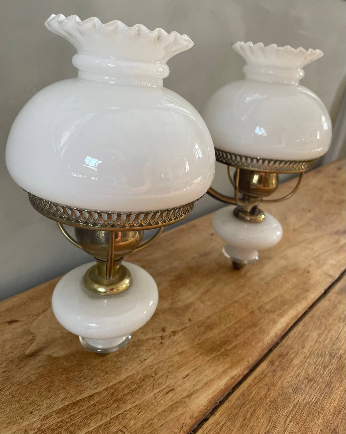 Vintage bronze/opaline wall sconce