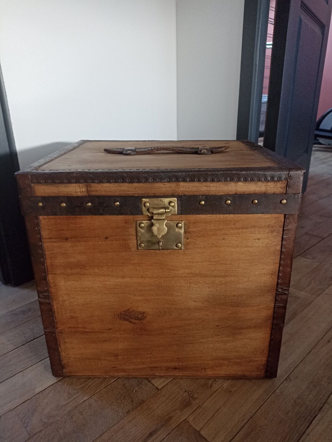 Hat trunk