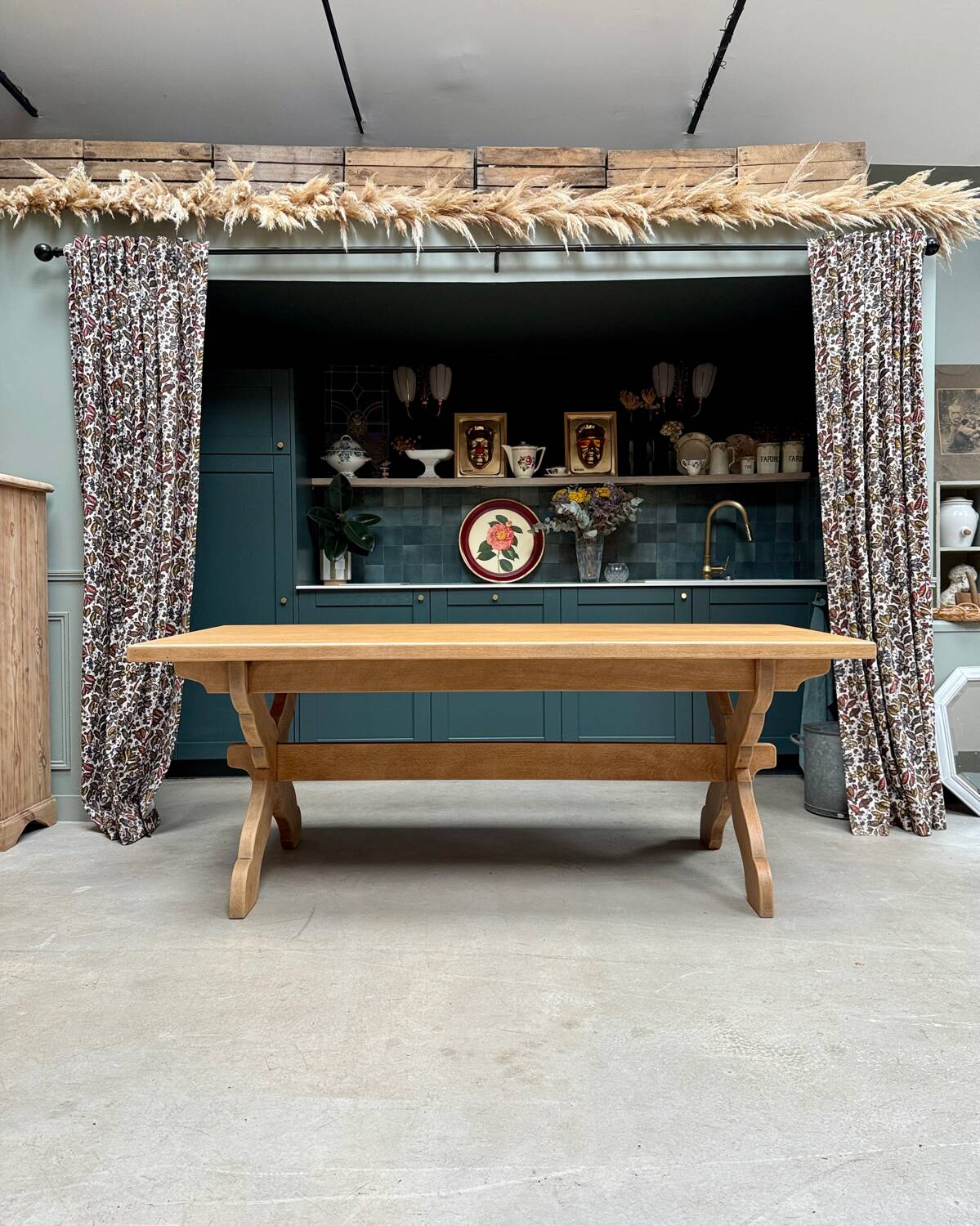 Grande table de ferme en chêne massif pieds croisés (rénovée)
