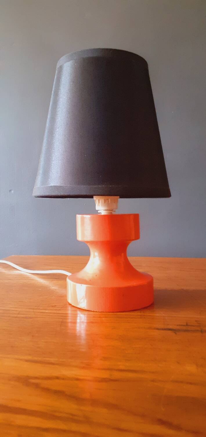 60s/70s lamp in red/orange lacquered wood